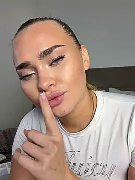 MonicaWestt's Live XXX Chat