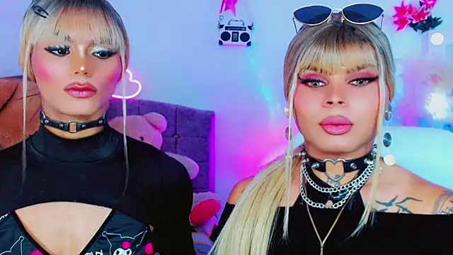 AdanKinng élő XXX-chatje