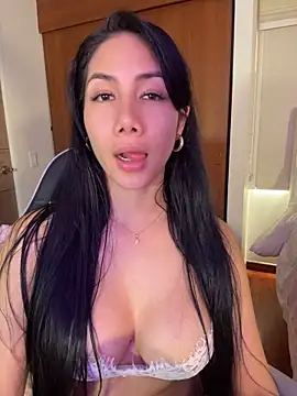 Chatroom XXX en direct de ArianaReynoldss