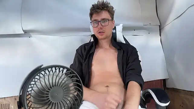 HotGentleman_3003 – Live XXX-chat