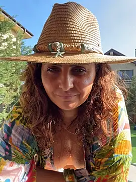 AnneKane Adlı Modelin Canlı XXX Sohbeti