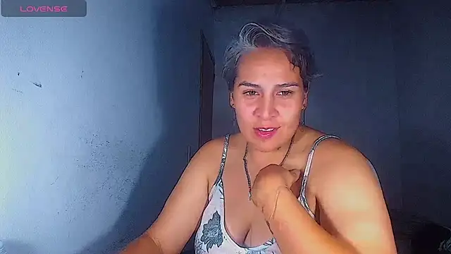 Czat XXX na żywo – Yessi_rousse