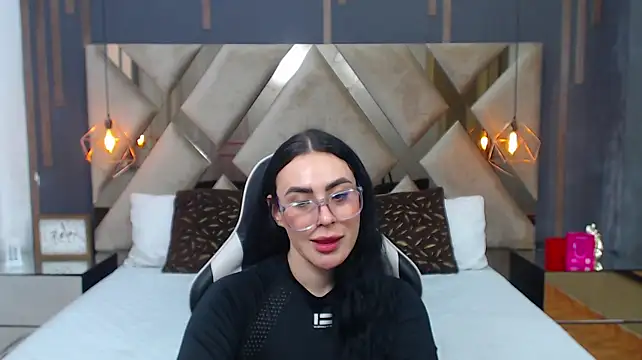 MartinaaFit Adlı Modelin Canlı XXX Sohbeti