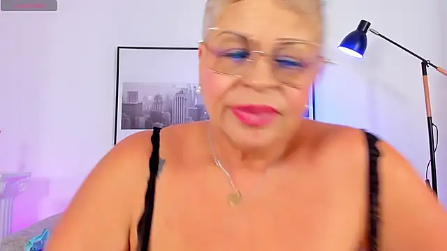 Lucy_Milf_68's Live XXX Chat