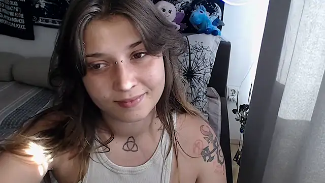 AlienforTwenty – Naživo XXX chat