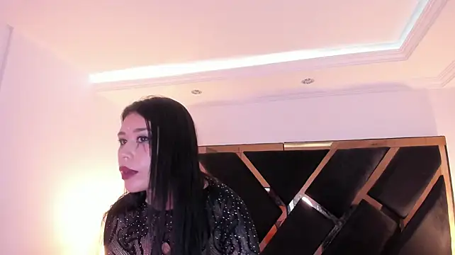 SusanVilla Adlı Modelin Canlı XXX Sohbeti