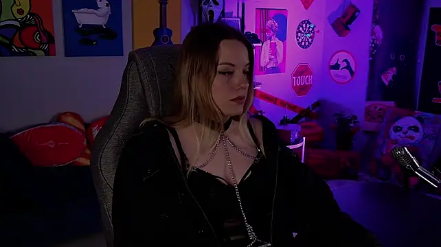 Czat XXX na żywo – VireliaMoonfall