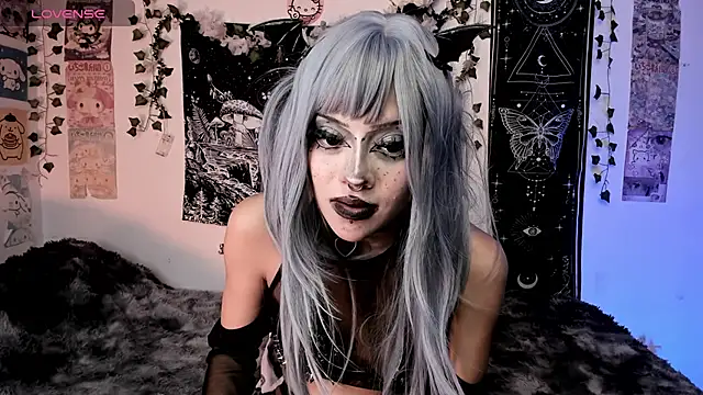 GothKitten666 Live XXX-chat
