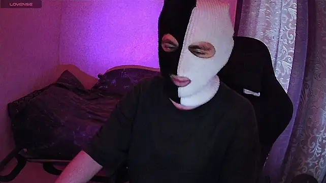 ZXCENSORED-n Live XXX chat