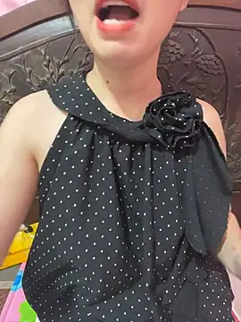 Thu_yaha Chat XXX in diretta