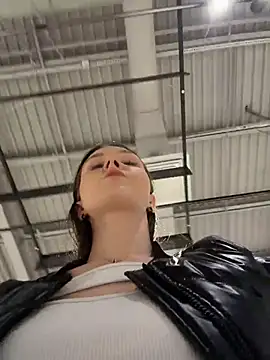 Ttixmila Chat XXX live