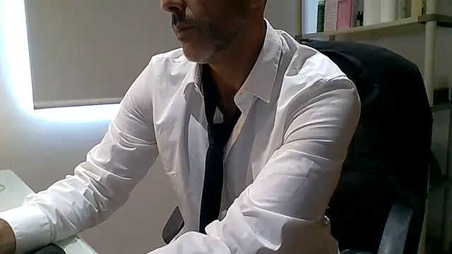 Chatroom XXX en direct de 66MA69