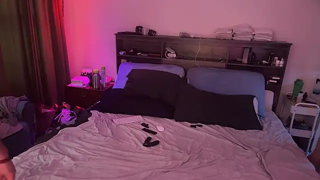 CloudyMuscleInSF's Webcam Show