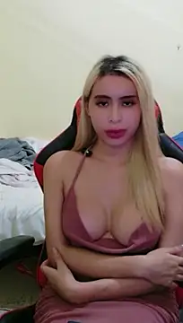celest_yummy's Webcam Show