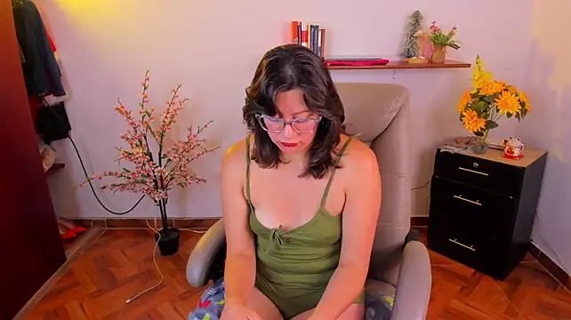 Chanelll_Taylorr_ Adlı Modelin Canlı XXX Sohbeti