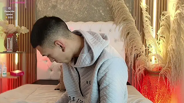 AmelieAndAce Live XXX-Chat