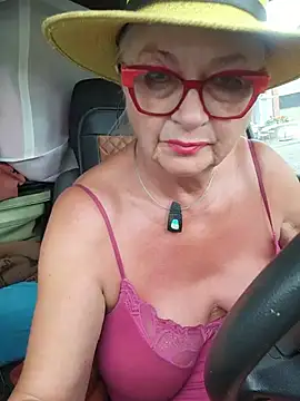 Hot-Muci élő XXX-chatje