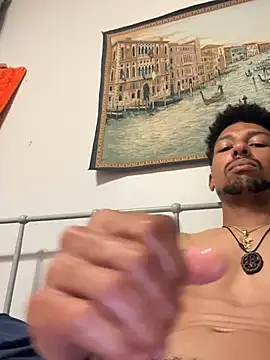 Czat XXX na żywo – BigPrettyDick777