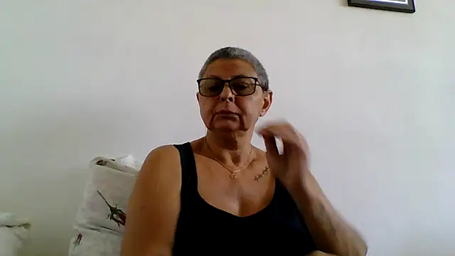 roseblak42 Adlı Modelin Canlı XXX Sohbeti