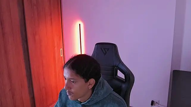 XXX chat uživo modela Liam_V