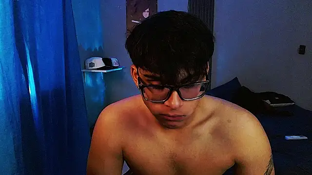 Mr_yisuzz Adlı Modelin Canlı XXX Sohbeti