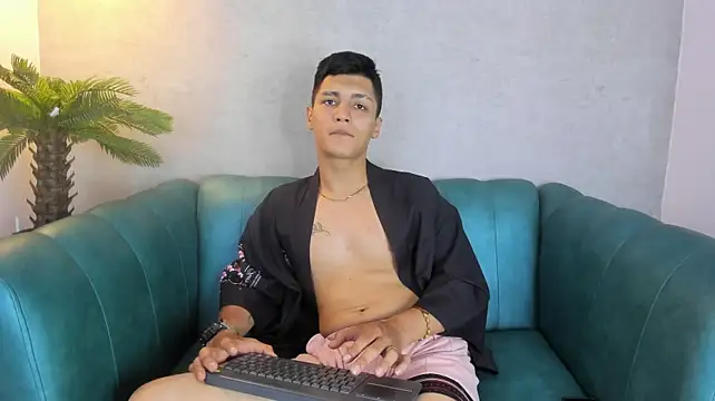 Czat XXX na żywo – Julian_Fiire