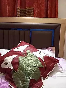 Tanha18 লাইভ XXX চ্যাট