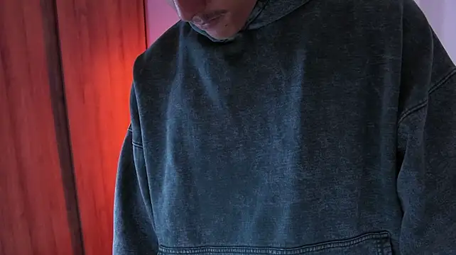 Liam_V Live XXX-Chat