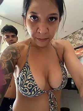แชท XXX สดของ BiaDomeBiaDominatrix