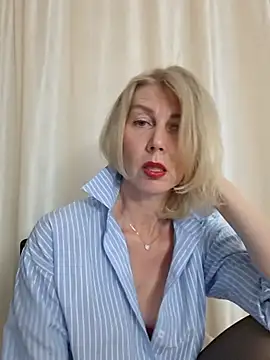 stellahere8's Live XXX Chat