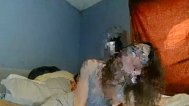 CrowdedAmbrosia8's Webcam Show