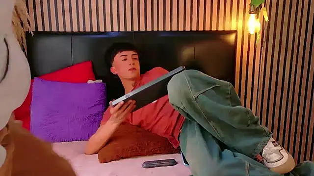 heyy_noah11's Live XXX Chat