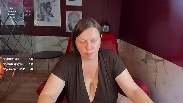Chat +18 de KellyPerfection ao vivo