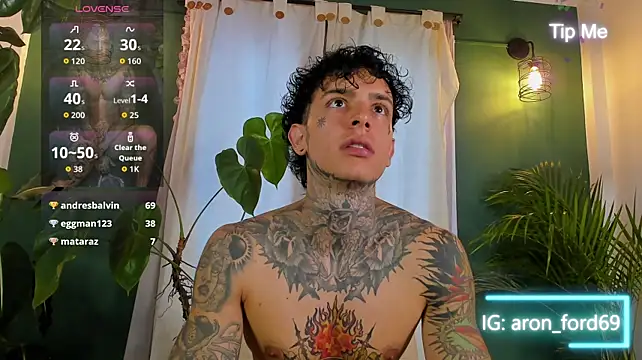 Živý XXX chat aron_ford77