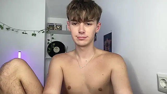 YourMilkyGuy Chat XXX live