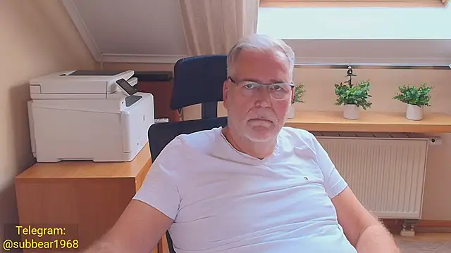 XXX chat uživo modela subbear1968