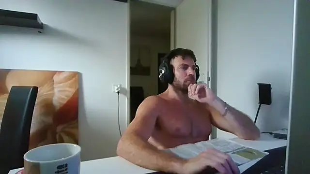 alpha-hunk Chat XXX live