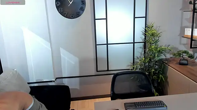 צ'אט XXX בשידור חי של angelsilva_