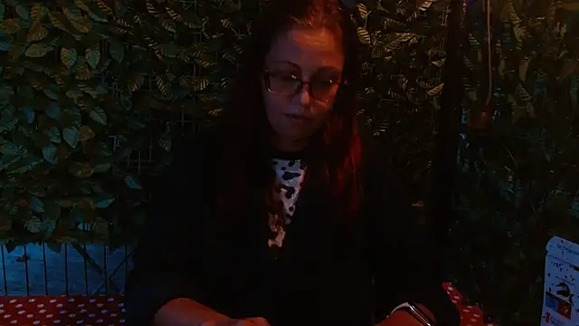 LadyHellene Chat XXX offline
