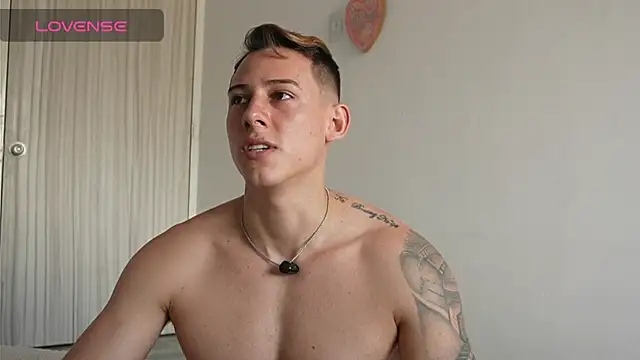 Chatroom XXX en direct de Muscle_King_Cum