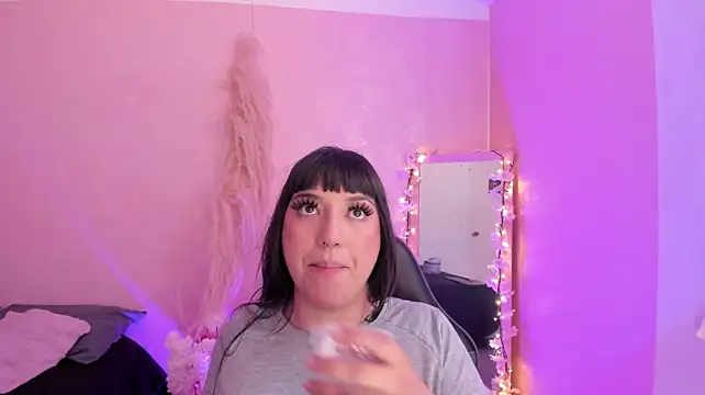 Emily_Roussee XXX чат на живо