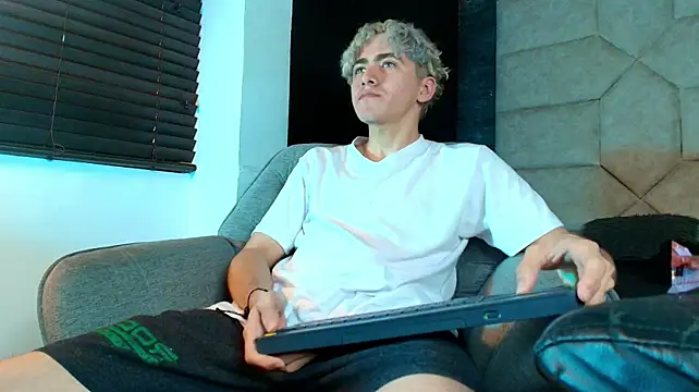 Tyler_Mcrey – Naživo XXX chat