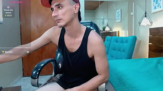 FelipeFriendly Chat XXX live