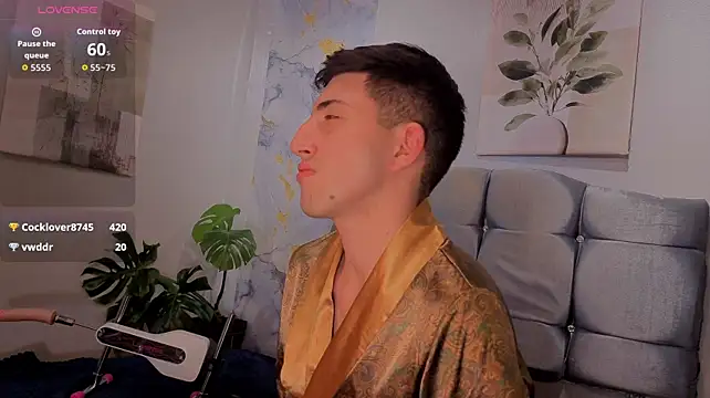 Un_Sluttyy XXX чат на живо