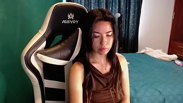 XXX chat uživo modela alice_middlee