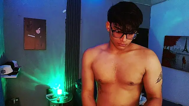 Mr_yisuzz Adlı Modelin Canlı XXX Sohbeti