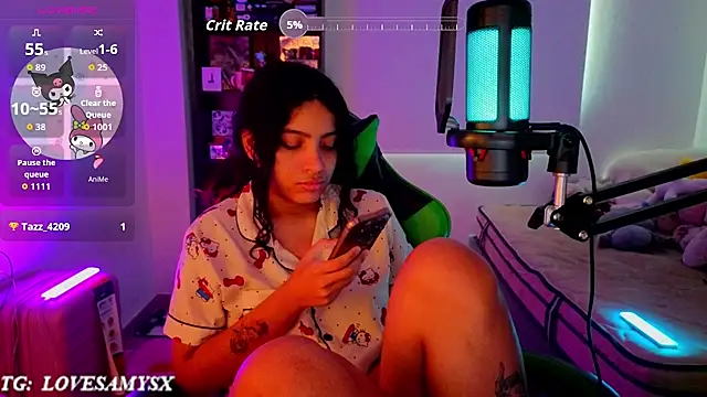 Lovelyamyy Chat XXX in diretta