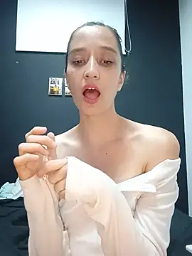 Aurabloom_1's Live XXX Chat