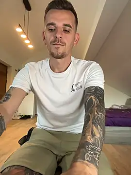 Huge_cock22cm 在線直播表演