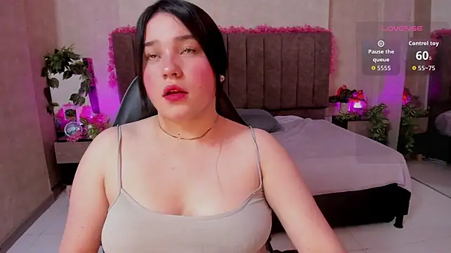 Julieth_CaandyのライブXXXチャット